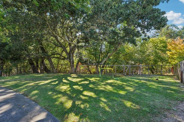 $949,000 | 32 Glen Drive, Fairfax, CA 94930