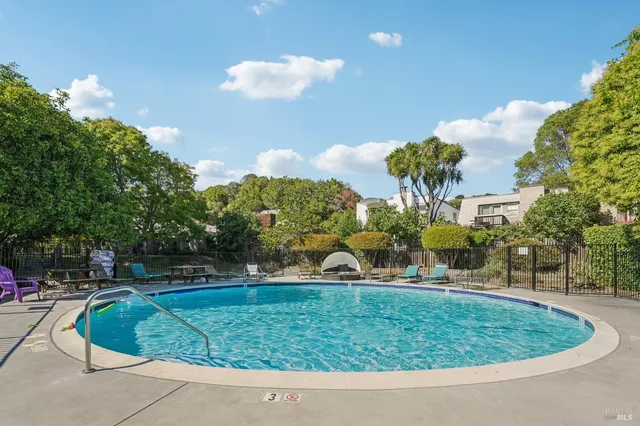 $949,000 | 32 Glen Drive, Fairfax, CA 94930