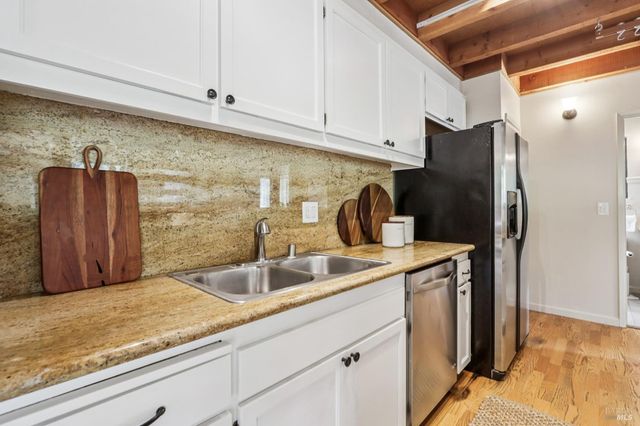 $949,000 | 32 Glen Drive, Fairfax, CA 94930