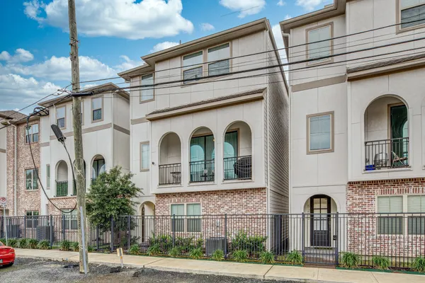 $3,300 | 5230 Schuler Street, Houston, TX 77007