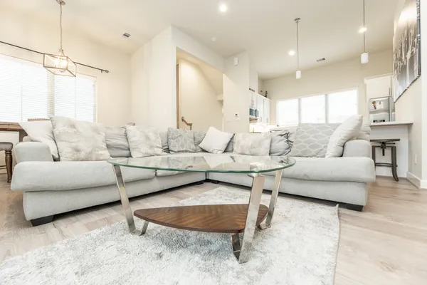 $3,300 | 5230 Schuler Street, Houston, TX 77007