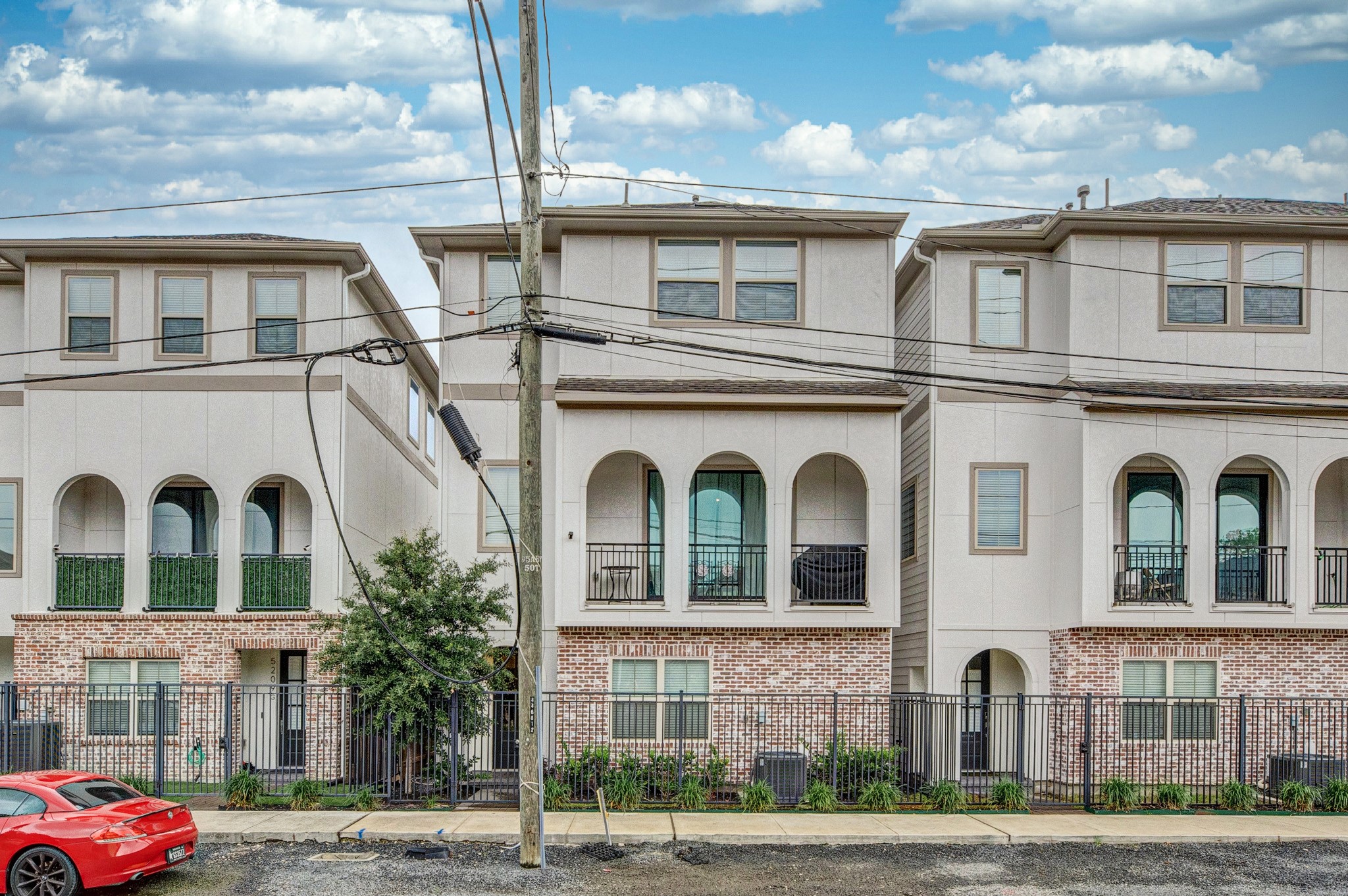 5230 Schuler Street Houston, TX 77007 - Photo 2 of 33