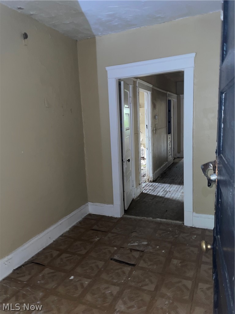 1817 Charles Road Cleveland, OH 44112 - Photo 27 of 34