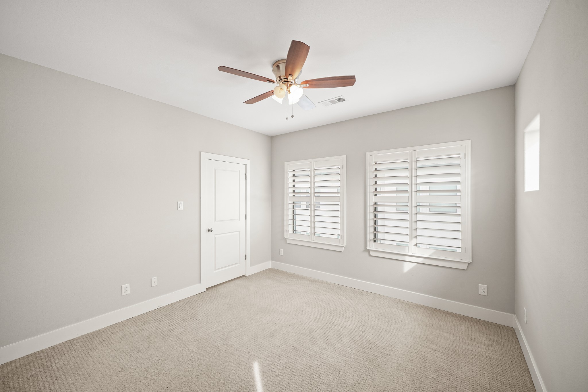 2547 Calumet Street Houston, TX 77004 - Photo 23 of 28 a view of an empty room with a window