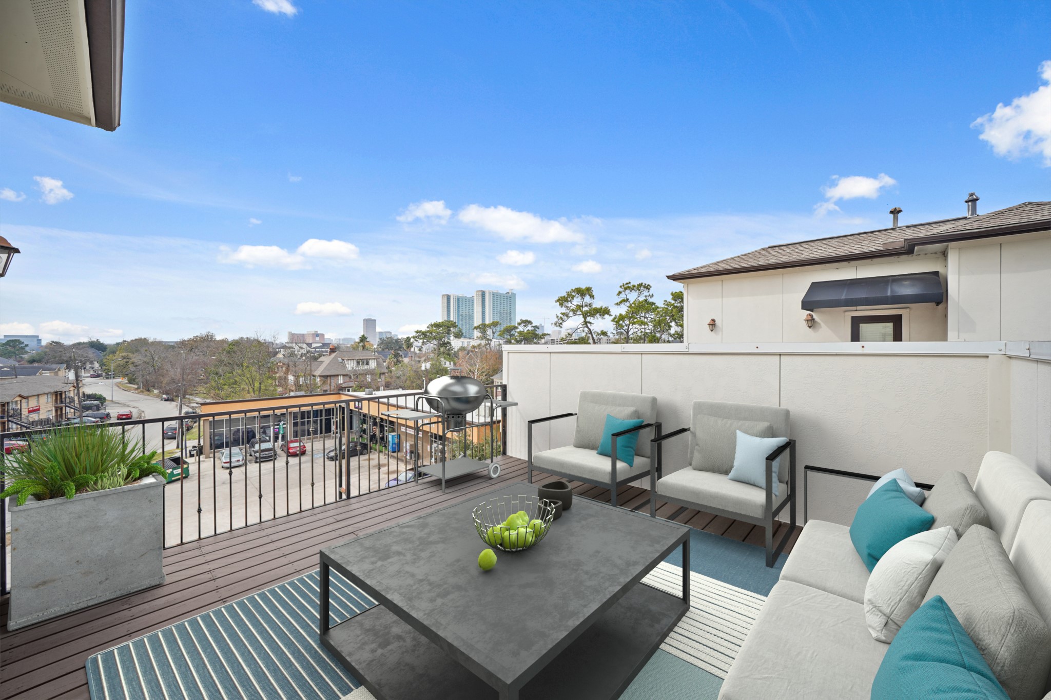 2547 Calumet Street Houston, TX 77004 - Photo 28 of 28 Spacious four-story home with a terrace offering stunning skyline and medical center views.