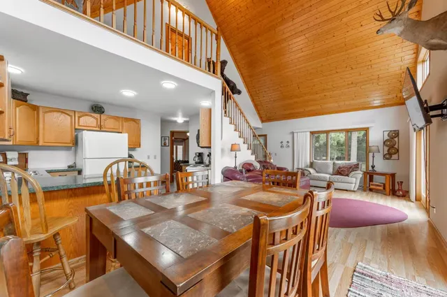 $385,500 | 28994 Hanscom Lake Trail Way, Danbury, WI 54830