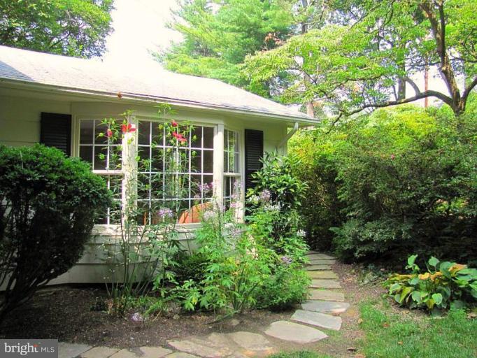 212 Buxton Road Falls Church, VA 22046 - Photo 20 of 24 Exterior #2