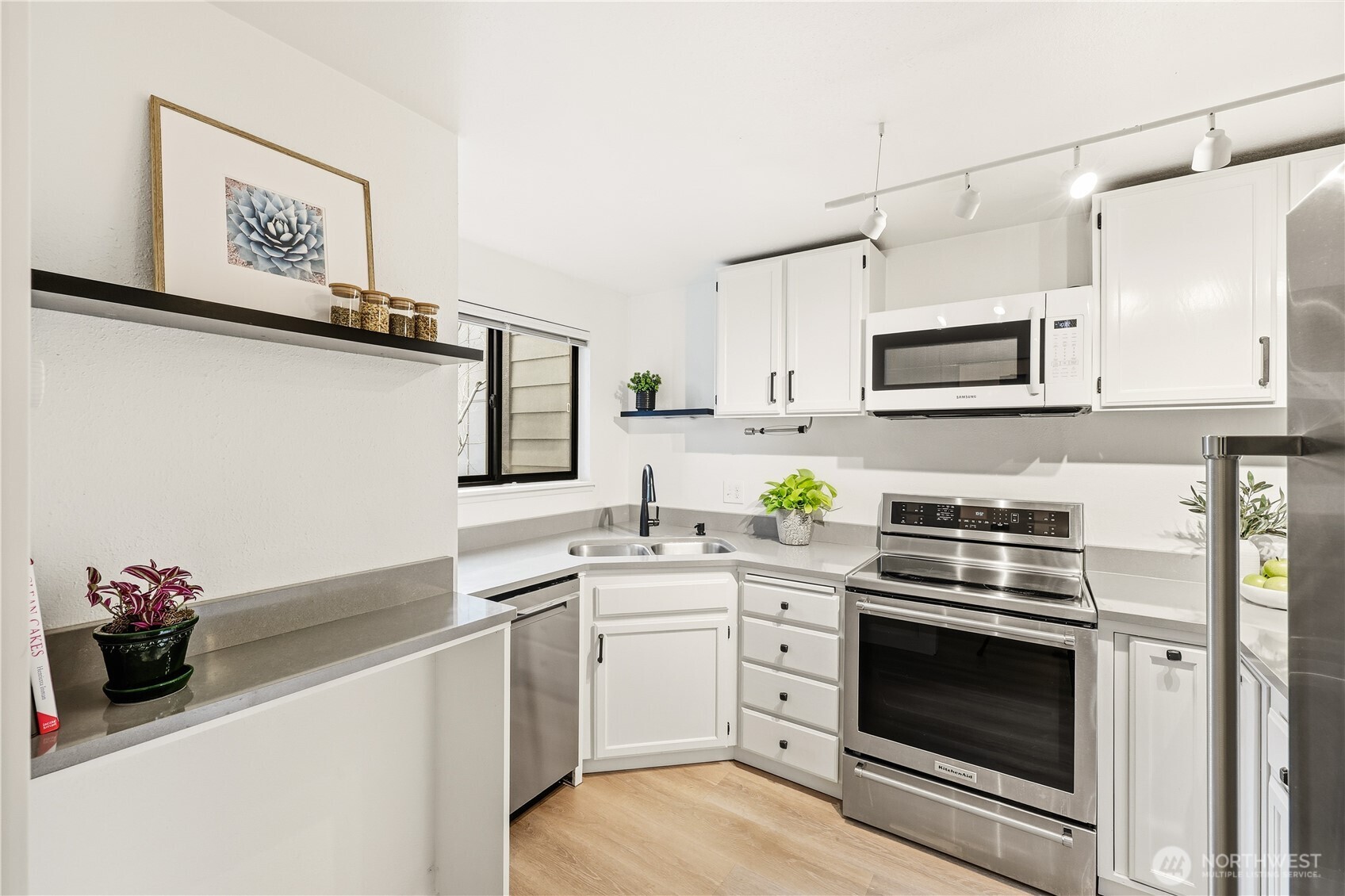 1809 North 107th Street, Unit 3203 Seattle, WA 98133 - Photo 10 of 27