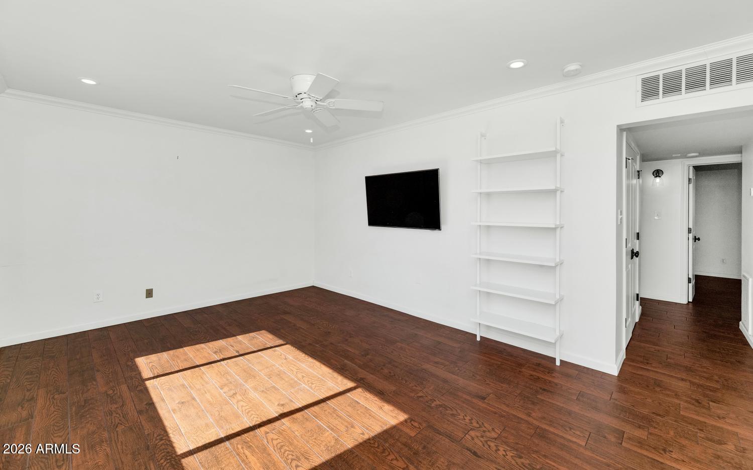 4228 North 44th Place Phoenix, AZ 85018 - Photo 10 of 45 Living Room