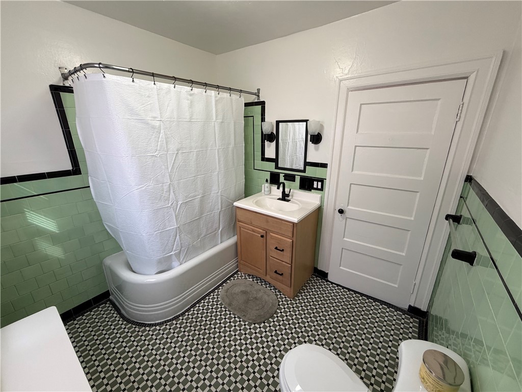 532 Post Road Warwick, RI 02888 - Photo 9 of 10