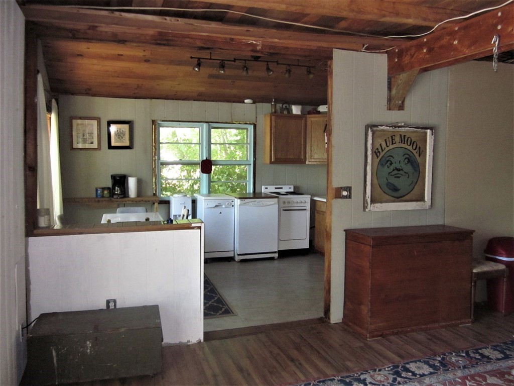 73 Cubles Drive Brimfield, MA 01010 - Photo 7 of 33