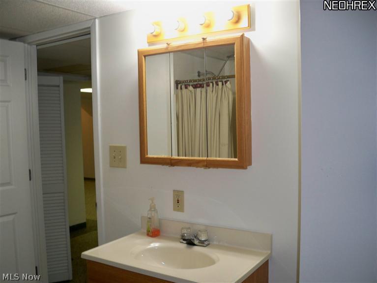 17301 Tarrymore Road Cleveland, OH 44119 - Photo 14 of 21 Gallery Image 14