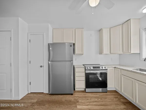 $995 | 110 Ravenwood Drive, Unit D, Jacksonville, NC 28546