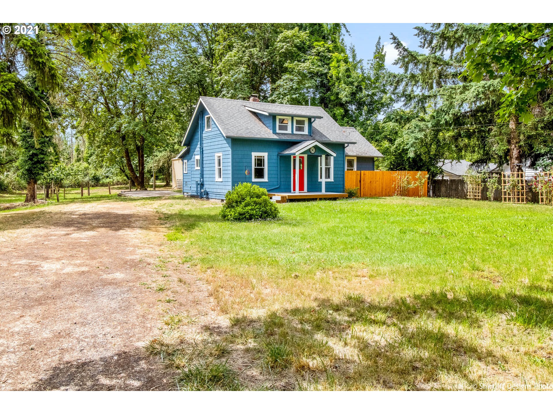 34118 Seavey Loop Road Eugene, OR 97405 - Photo 3 of 32