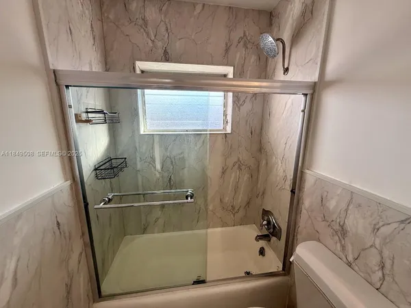 a view of utility room