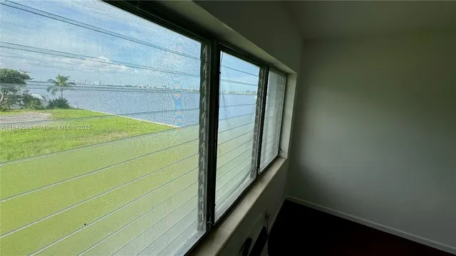 $1,975 | 7921 East Drive, Unit 17, North Bay Village, FL 33141