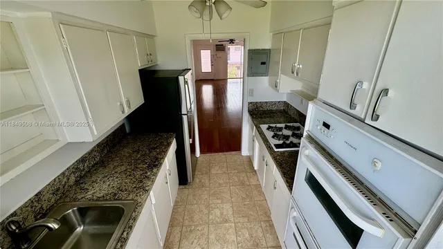 $1,975 | 7921 East Drive, Unit 17, North Bay Village, FL 33141