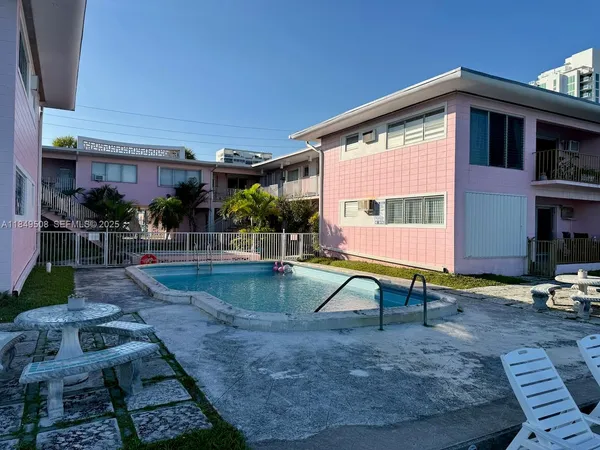$1,955 | 7921 East Drive, Unit 17, North Bay Village, FL 33141