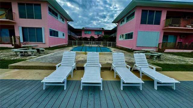 $1,975 | 7921 East Drive, Unit 17, North Bay Village, FL 33141