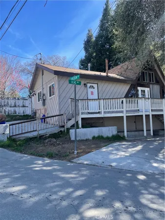 $2,100 | 29392 Lakeview Drive, Cedar Glen, CA 92321