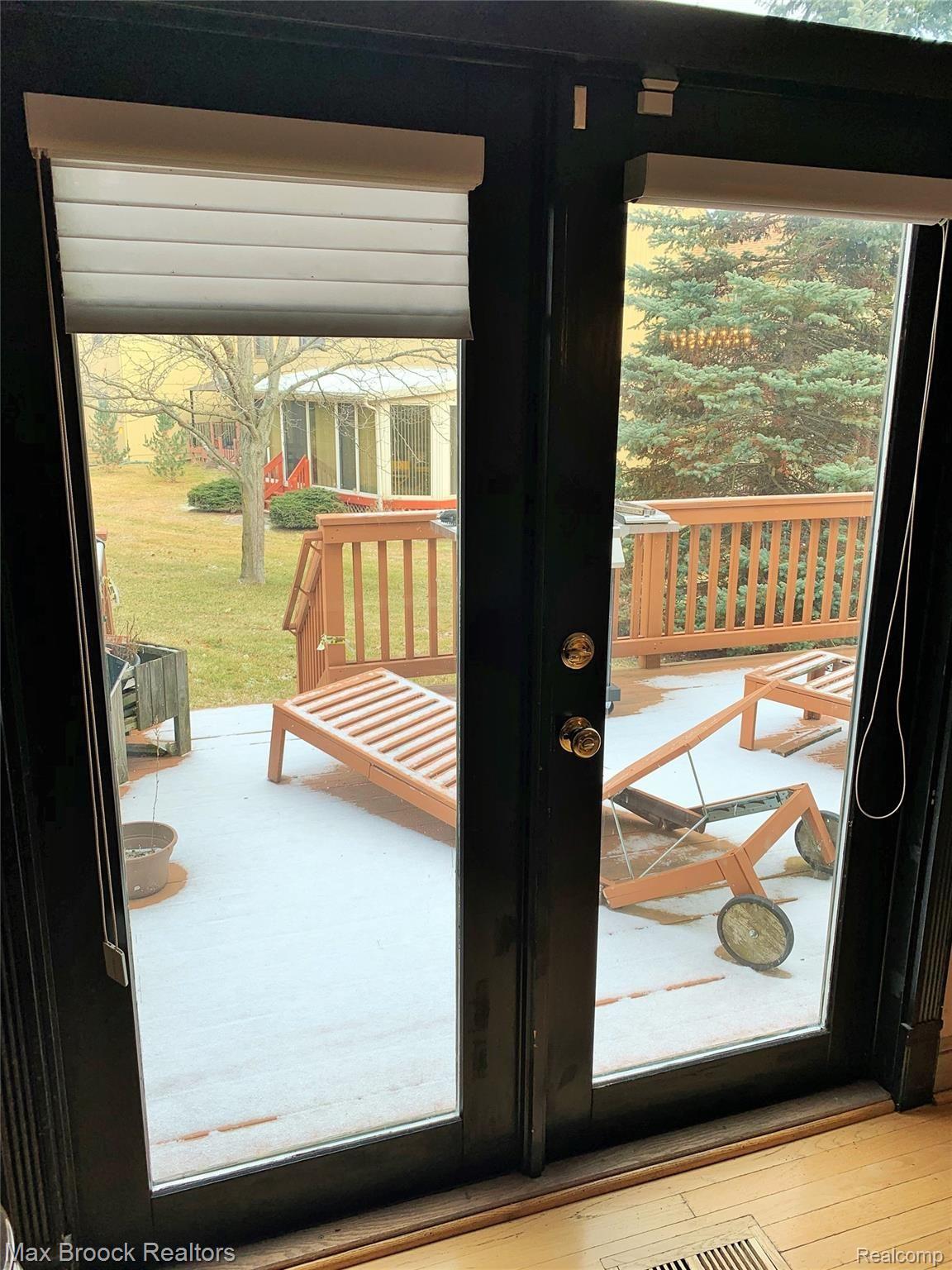 2271 Crystal Drive, Unit 35 Rochester, MI 48309 - Photo 17 of 56 IMG_1961.jpg