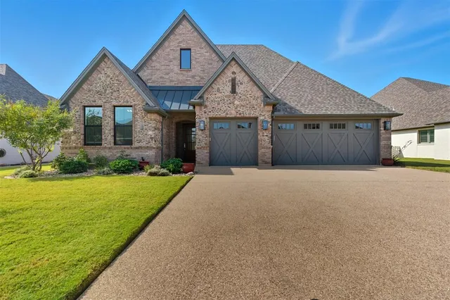 $585,000 | 6627 Pinehurst Drive, Granbury, TX 76049