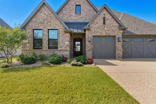 $585,000 | 6627 Pinehurst Drive, Granbury, TX 76049