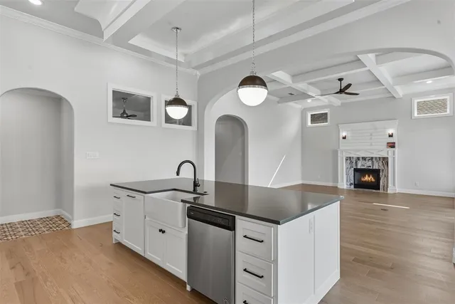 $585,000 | 6627 Pinehurst Drive, Granbury, TX 76049