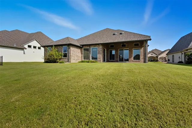 $585,000 | 6627 Pinehurst Drive, Granbury, TX 76049