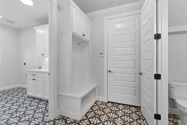 $585,000 | 6627 Pinehurst Drive, Granbury, TX 76049