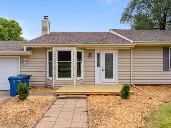 $499,000 | 1610 Wisconsin Street, Le Claire, IA 52753