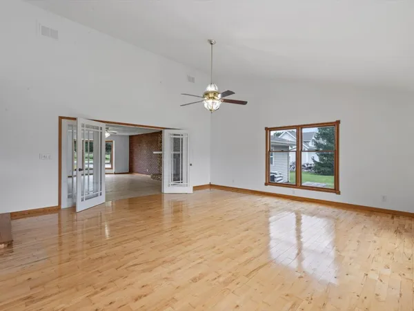 $499,000 | 1610 Wisconsin Street, Le Claire, IA 52753
