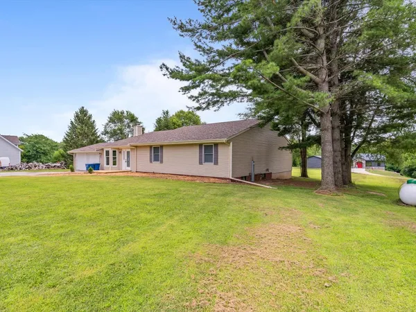 $499,000 | 1610 Wisconsin Street, Le Claire, IA 52753