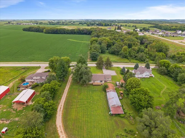 $499,000 | 1610 Wisconsin Street, Le Claire, IA 52753
