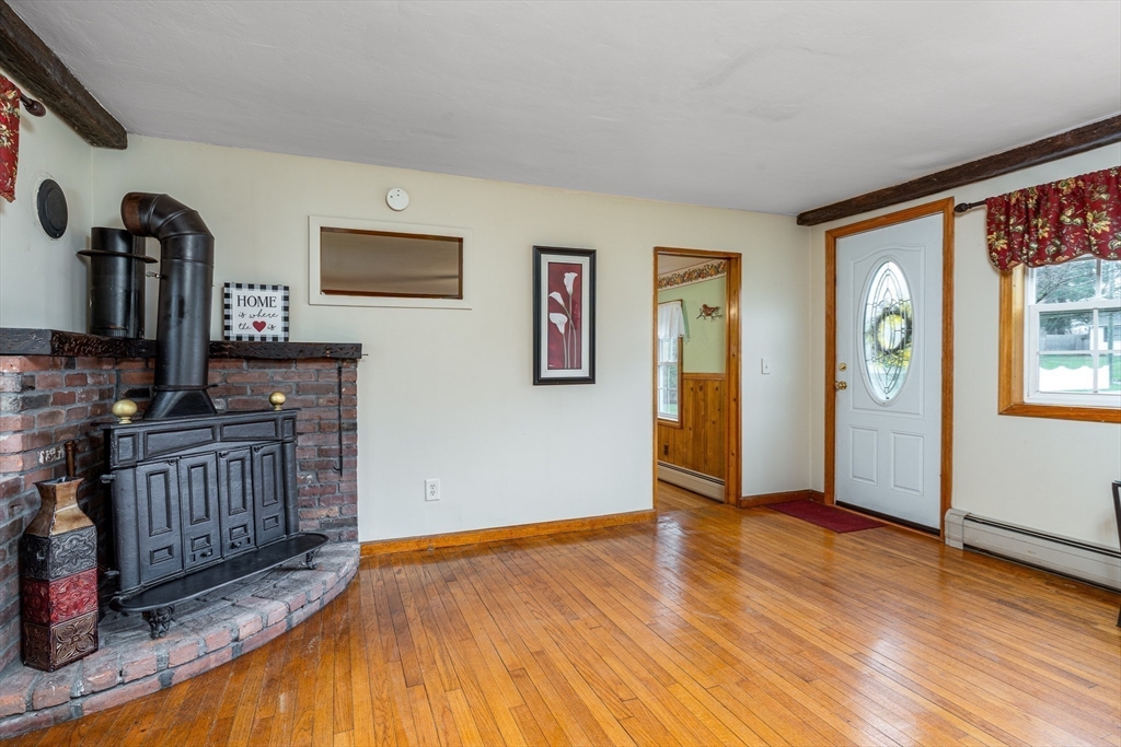 27 Jordan Street Springfield, MA 01129 - Photo 17 of 36