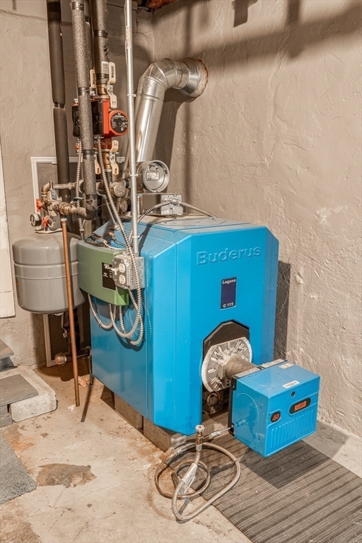 27 Jordan Street Springfield, MA 01129 - Photo 30 of 36