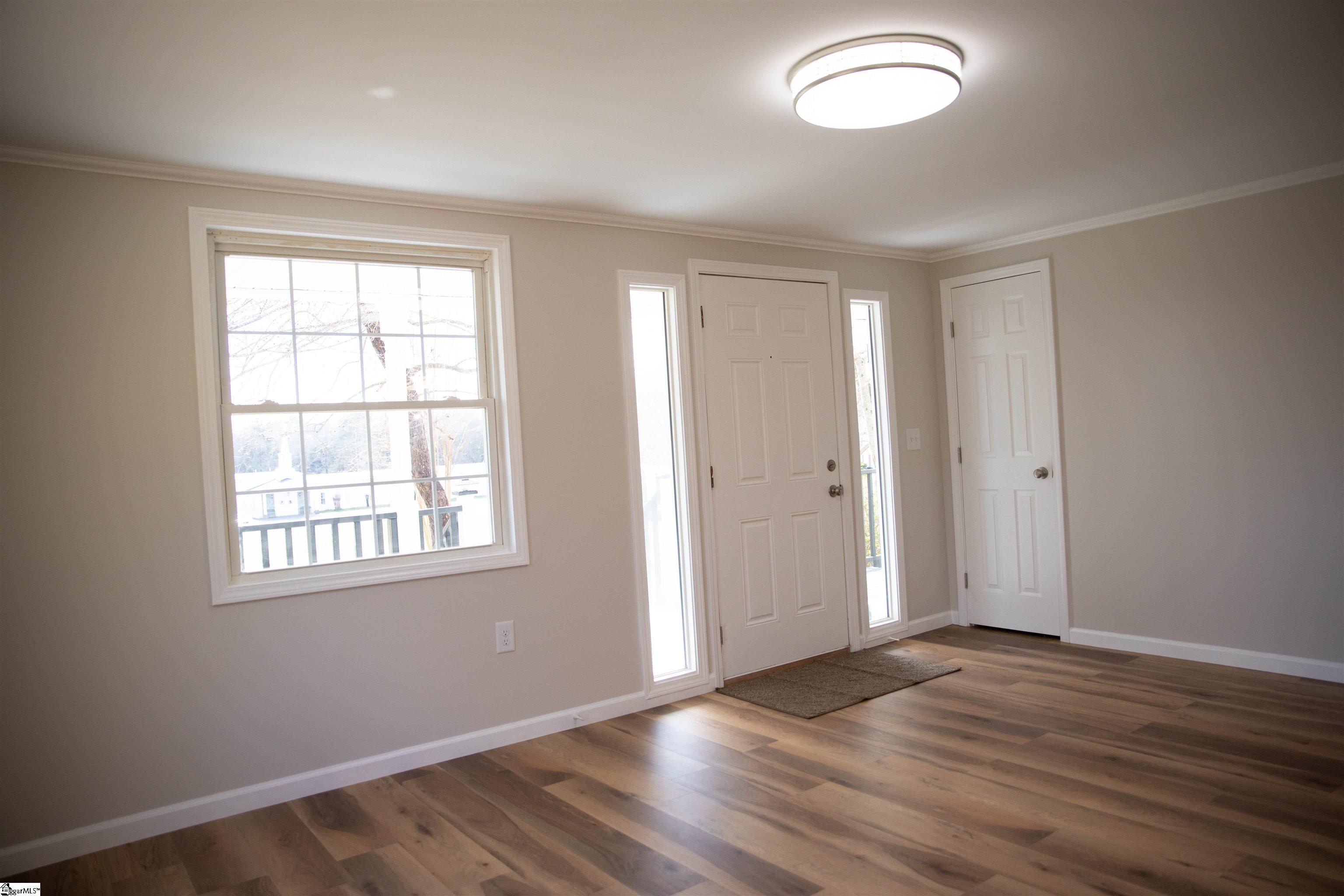811 Hellams Street Fountain Inn, SC 29644 - Photo 4 of 34 Gallery Image 4