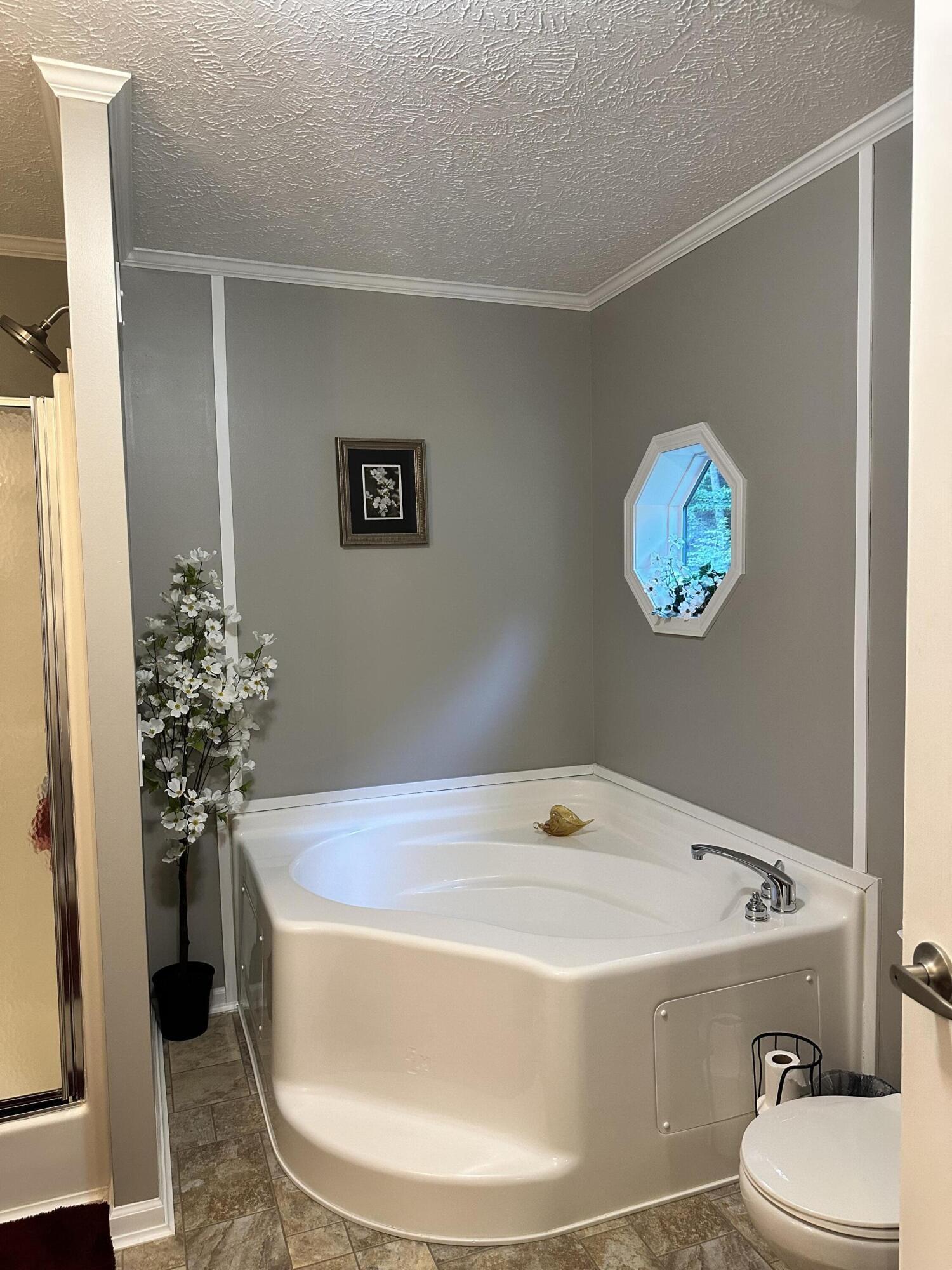 1115 Barnett Road Brodhead, KY 40409 - Photo 15 of 19 bathroom