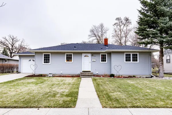 $275,000 | 1731 Elm Street North, Fargo, ND 58102