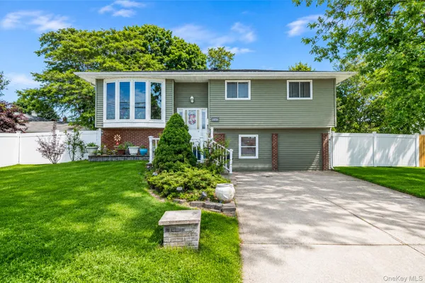 $729,999 | 23 Ehler Street, Brentwood, NY 11717