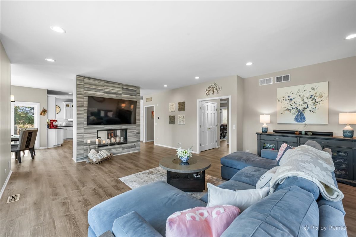 7002 Prairie Drive Spring Grove, IL 60081 - Photo 17 of 84 Gallery Image 17