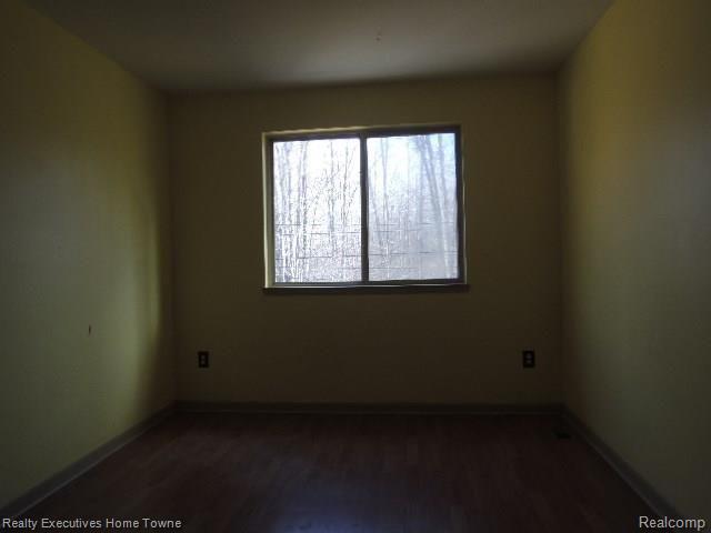9097 Maple Road Algonac, MI 48001 - Photo 8 of 13 Case # 261-951544 Bedroom 2.JPG
