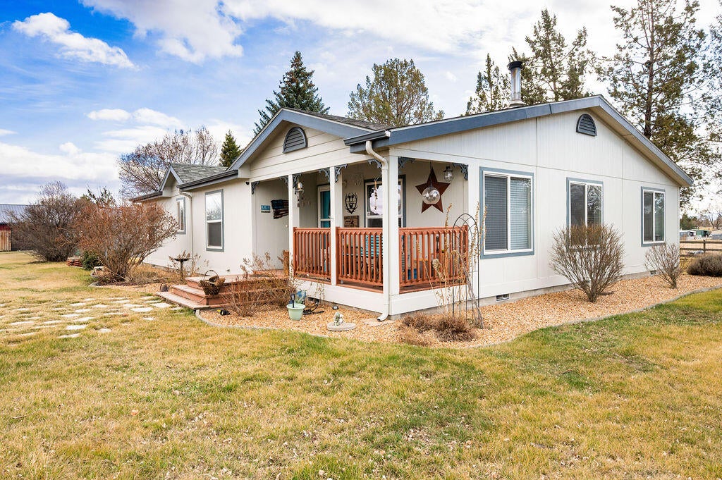 20645 Tumalo Road Bend, OR 97703 - Photo 7 of 31 20645TumaloRd-10