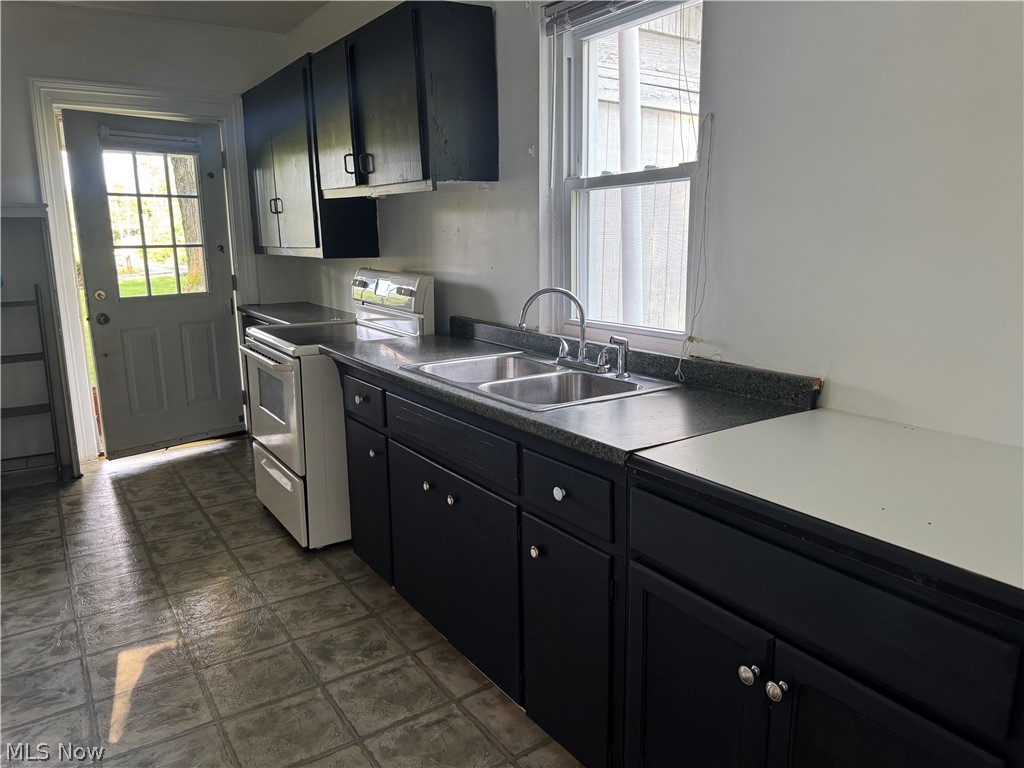 1530 Collier Road Akron, OH 44320 - Photo 4 of 25