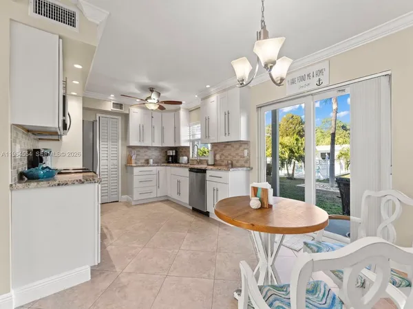 $2,975 | 40 High Point Road, Unit D102, Tavernier, FL 33070