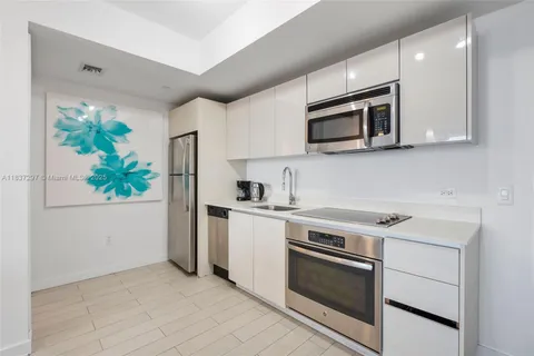 $455,000 | 2602 East Hallandale Beach Boulevard, Unit R1105, Hallandale Beach, FL 33009