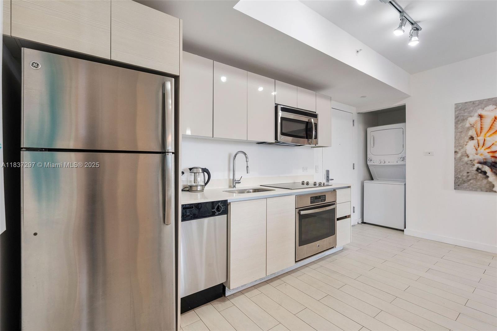 2602 East Hallandale Beach Boulevard, Unit R1105 Hallandale Beach, FL 33009 - Photo 8 of 26