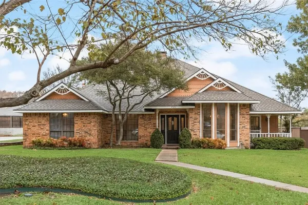 $410,000 | 420 Coachlight Trail, Rockwall, TX 75087