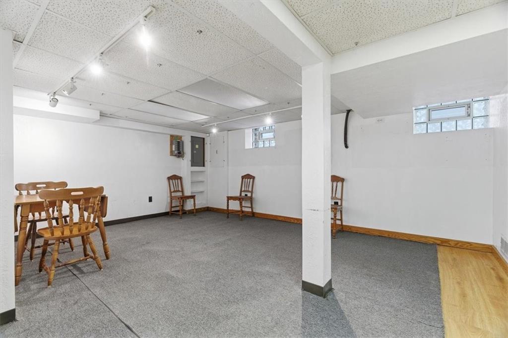 2375 East Beckert Avenue Pittsburgh, PA 15212 - Photo 26 of 28 a view of livingroom with furniture and white walls