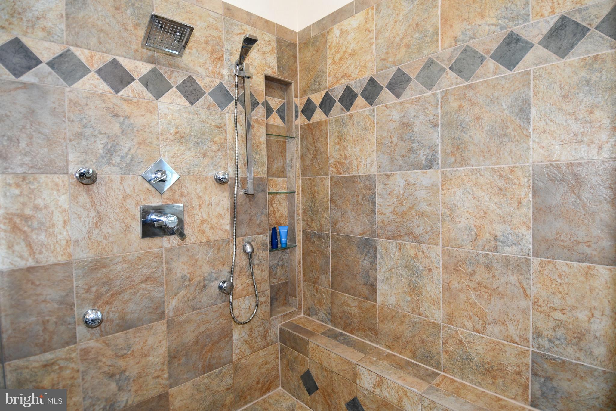 11061 Tottenham Lane Reston, VA 20194 - Photo 45 of 89
